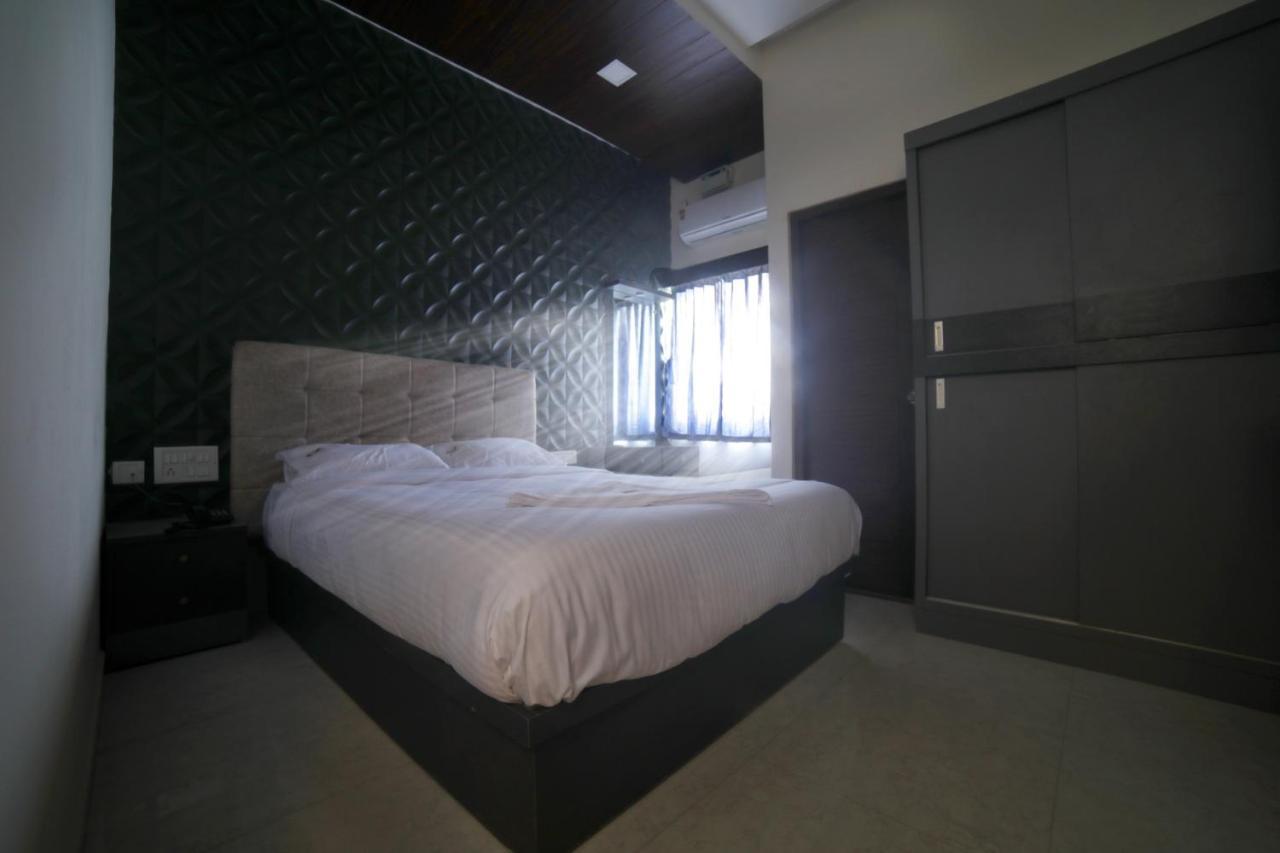 Jai Wings Hotel Пондичери Екстериор снимка